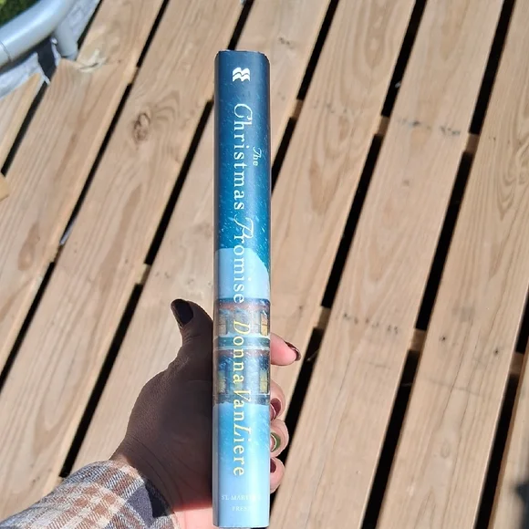 The Christmas Promise by Donna VanLiere - Picture 3 of 3